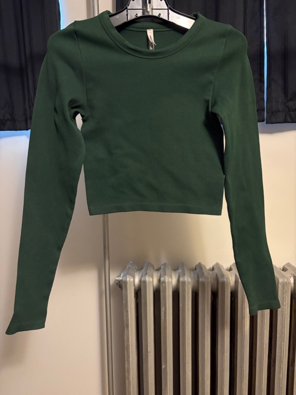 Women's Sinchseamless crew Long Sleeve Cropped Top - Forest Green